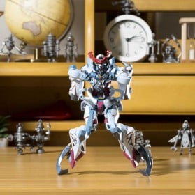 Kenshi Yonezu's "Plazma" Brings Gunpla to Life in a Stop-Motion Dance Video